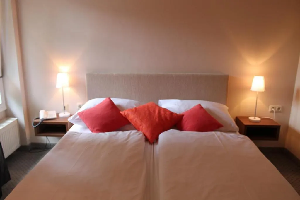 Villa Am Schlosspark Munich Guest house