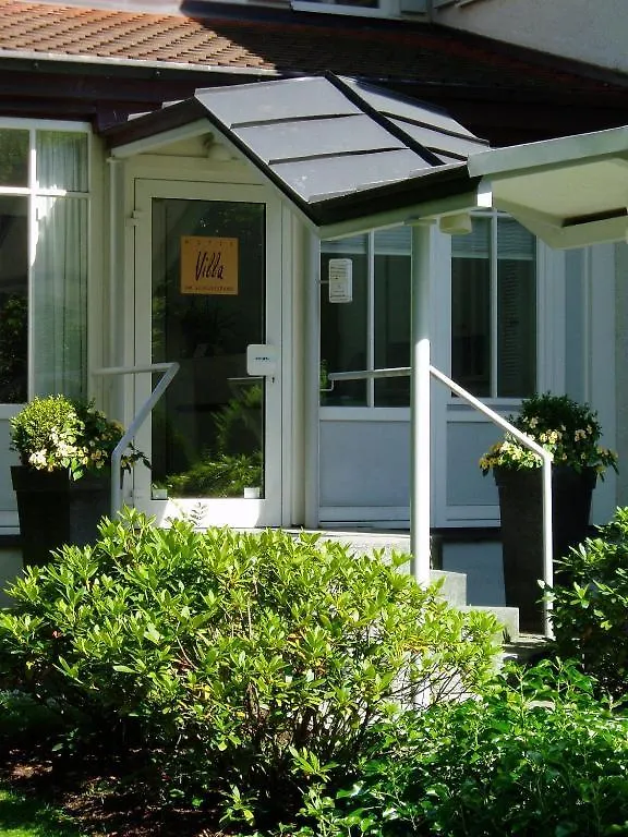 Villa Am Schlosspark Munich Guest house