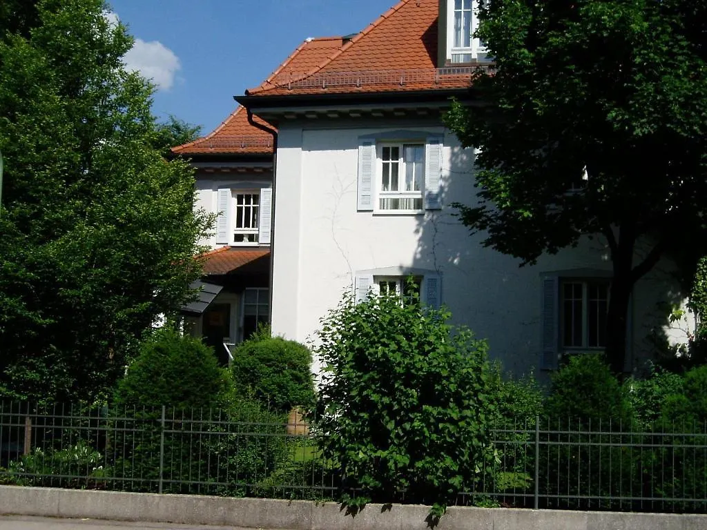 Villa Am Schlosspark Munich 3*,  Germany